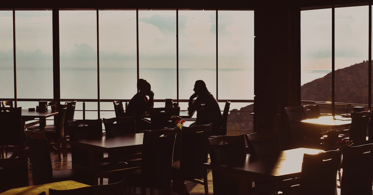 Comparing Coastal vs. Inland Seafood on the Gold Coast